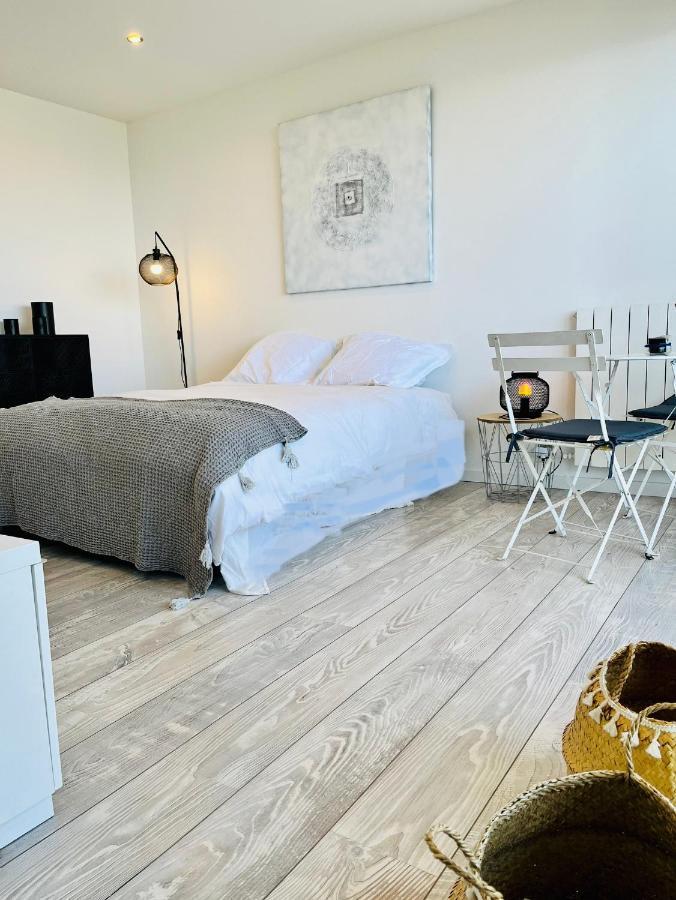 Charmant Studio Avec Terrasse Vue Mer A 50 M サント・マキシム エクステリア 写真
